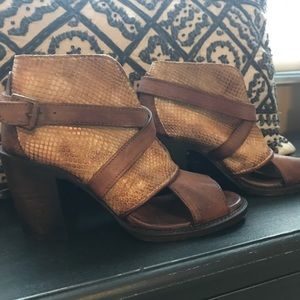 Size 7 Freebird leather peep toe ankle boots